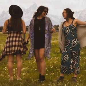 Meet your Posher, Tee